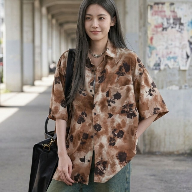 グランジフローラルモノトーンデザインシャツ 2col   R02216