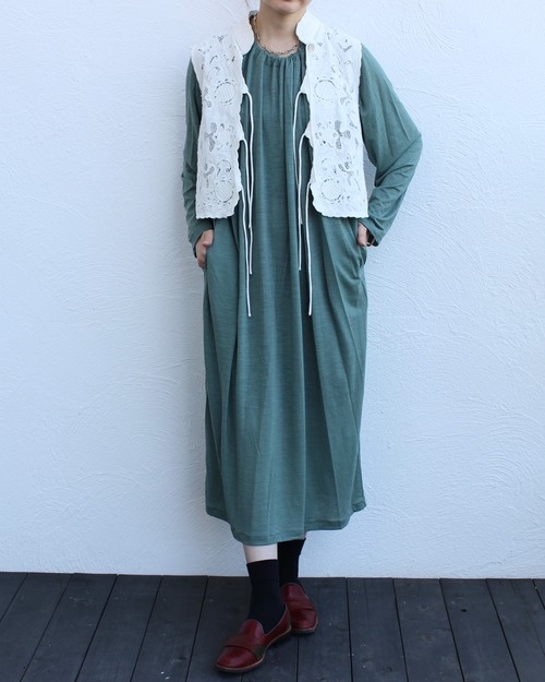 unfil/gathered neckline dress《patina green・dark brown.》