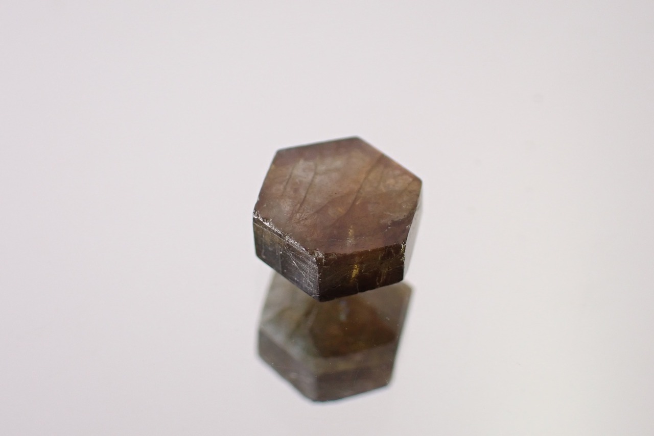 マダガスカル産ラブラドライト　1.22ct　 [D9-86]