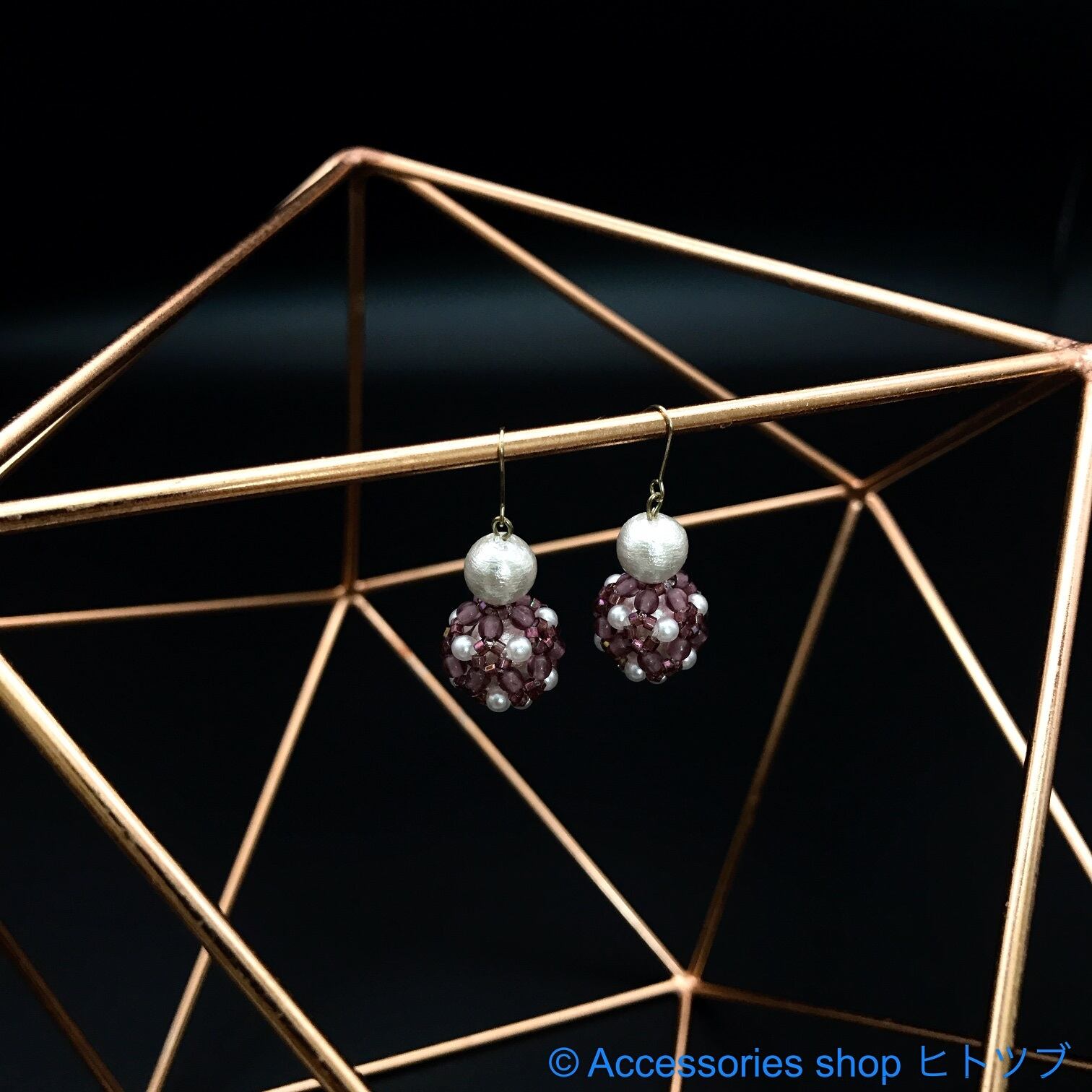 0040:ダークガーネットとコットンパールのピアス