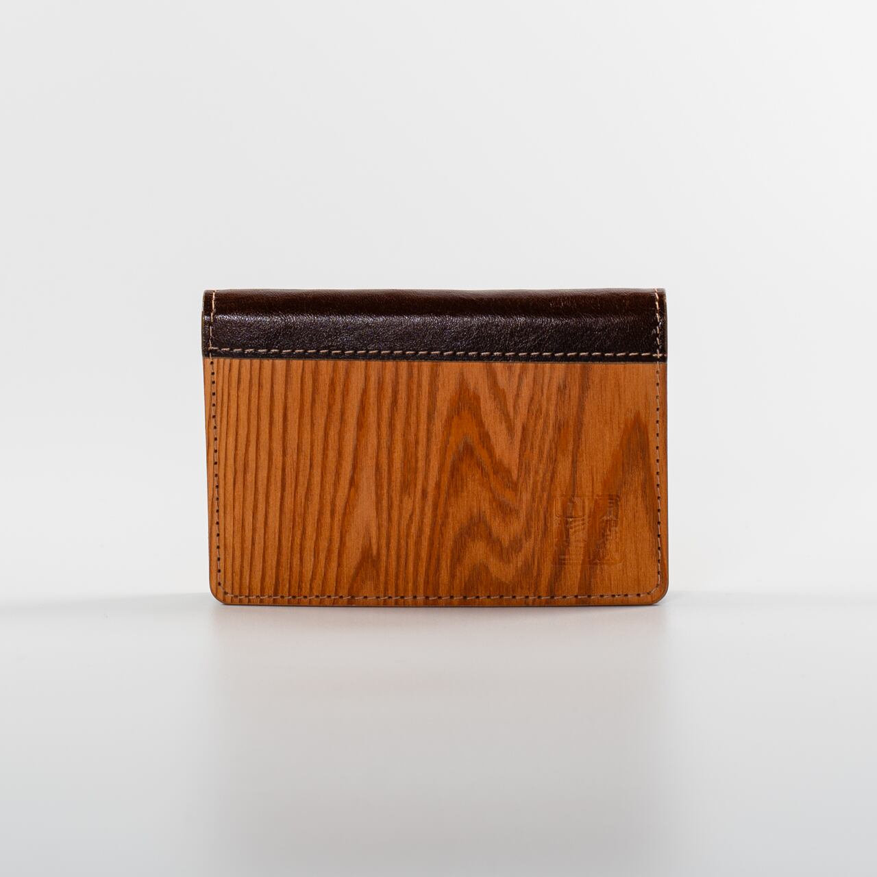 【希少★美品】伊勢神宮 御山杉×本牛革名刺入れ（黒）世古林業 伊勢の銘木「御山杉」 名刺入れ｜選べる8色 | 外宮参道 COMISE online