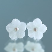 お花の翡翠とパール可愛い！flower and pearl ピアスorイヤリング A貨翡翠  jd_mm1102