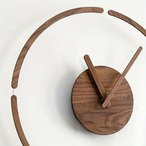 静かな壁掛け時計 木製アクリル壁時計 クリエイティブ吊り時計 寝室 サイレント