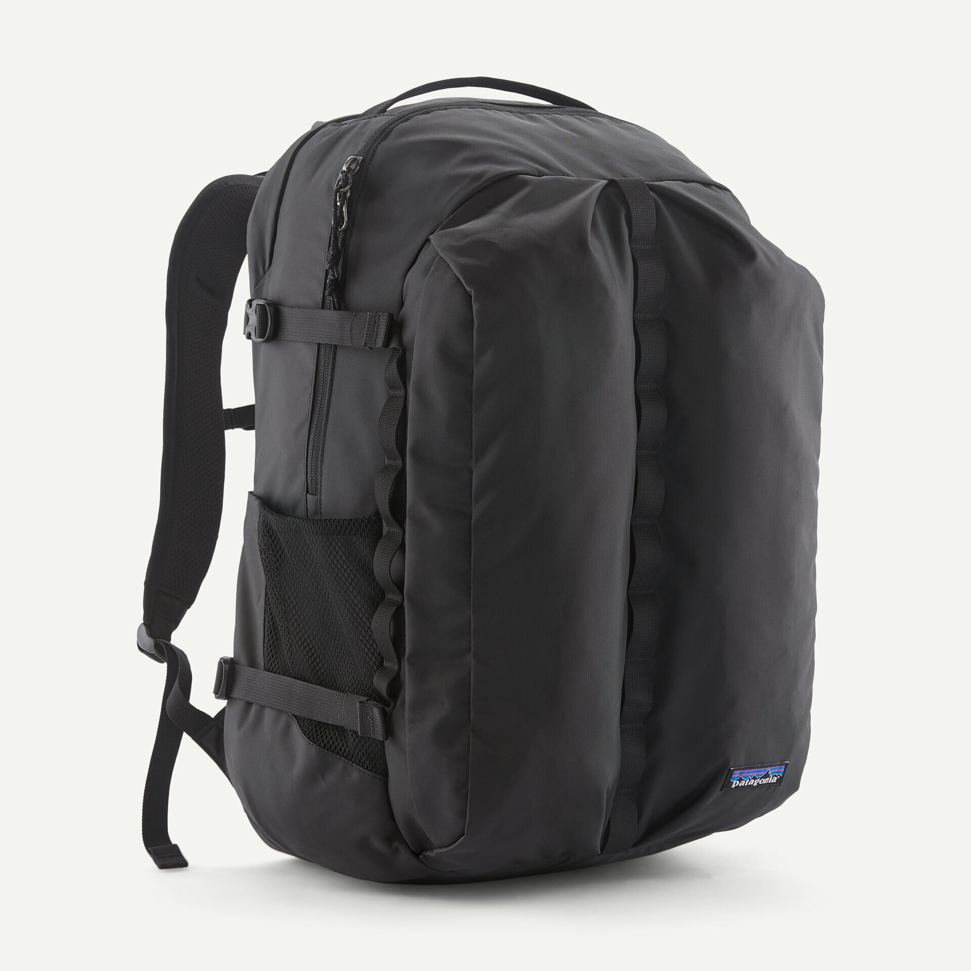 A　パタゴニア　レフュジオデイパック 26L ブラック パタゴニアのレフュジオ・デイパック26徹底レビュー│30との違いは