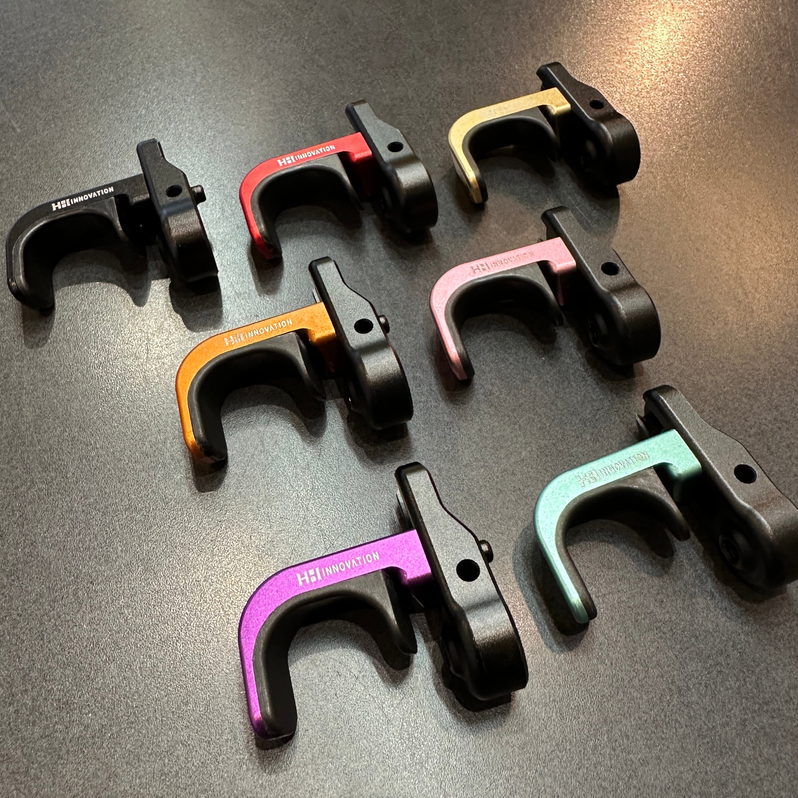 H&H Adjustable Front Hook [black base] | LORO ONLINE STORE