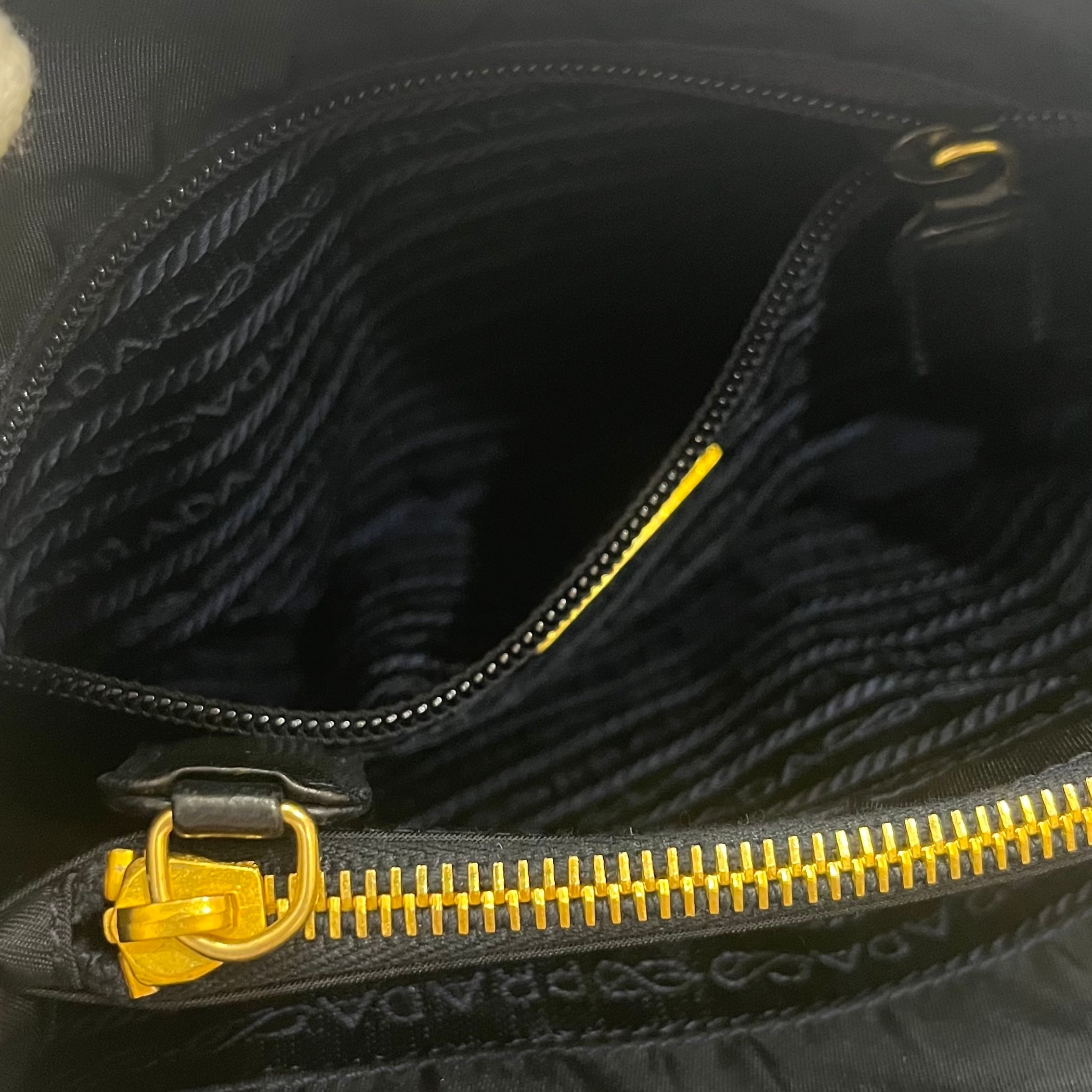 PRADA】2260 プラダ ナイロン チェーントートバッグ ブラック ゴールド