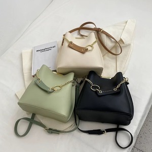 チェーンチャーム付ショルダーバッグ　U0014