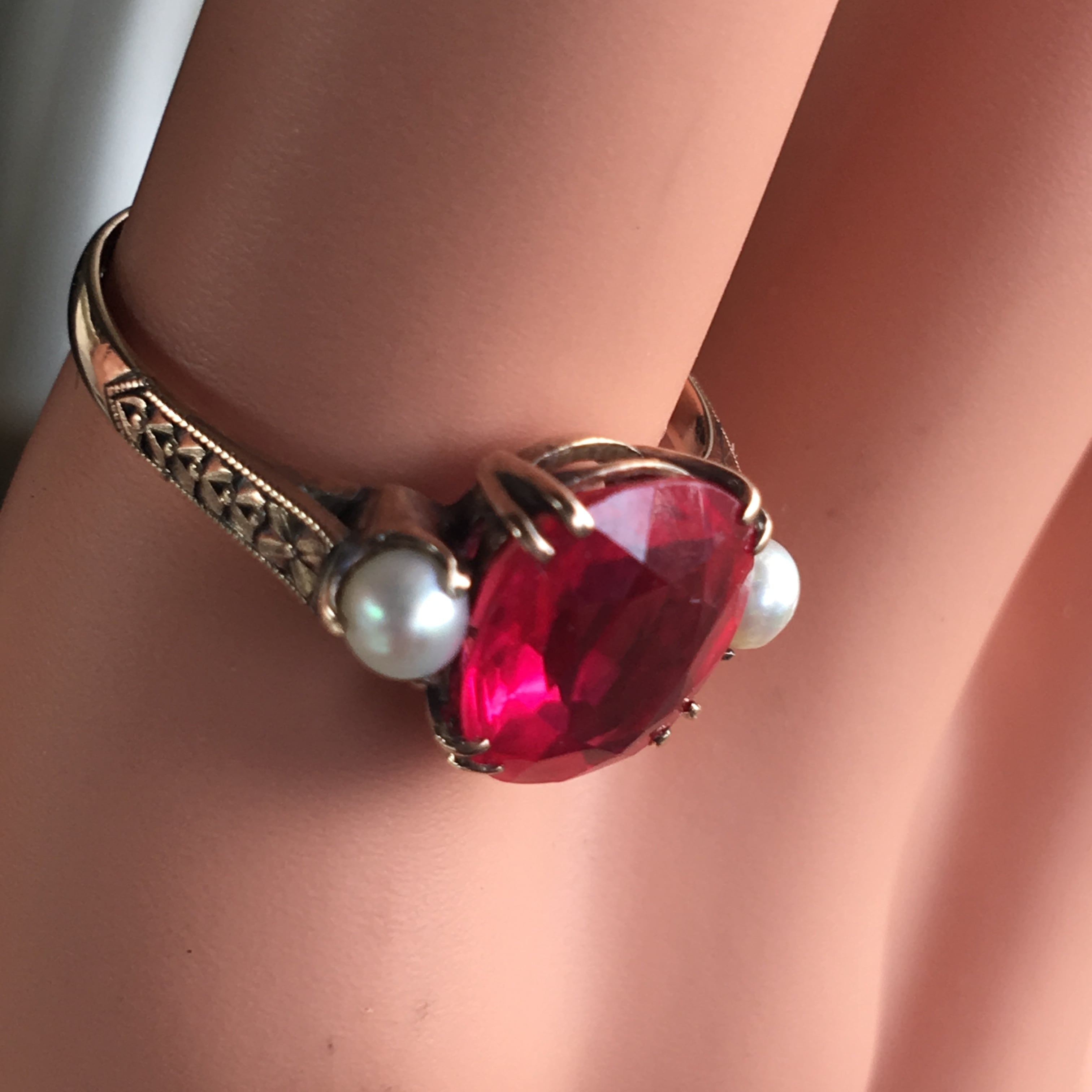 パール装飾 ルビー 昭和初期 合成ルビーに芥子パール K10和彫りのリング | Pay ID