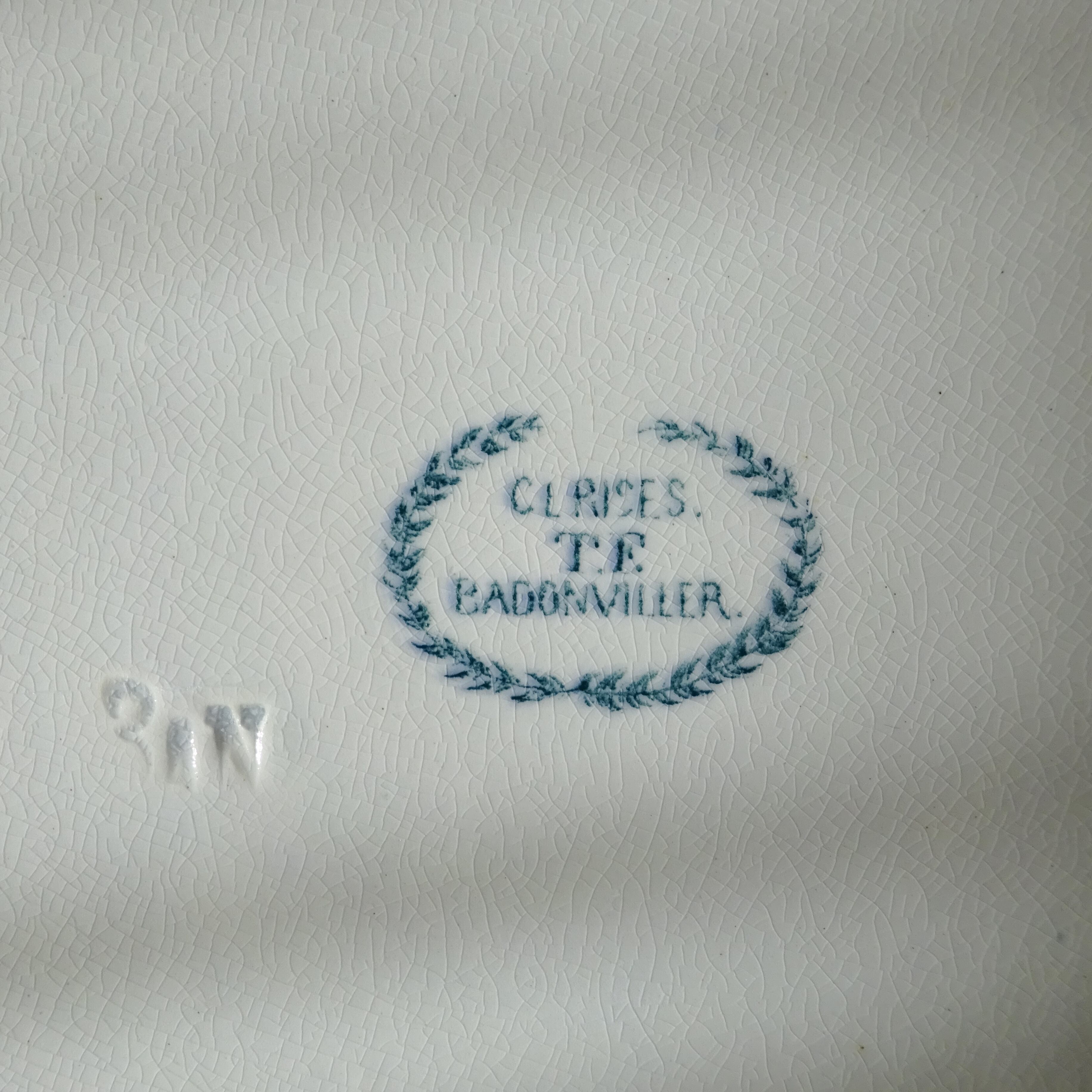 【 Épuisé 】T.F. Badonviller  modèle《CERISES》assiette plate (A)