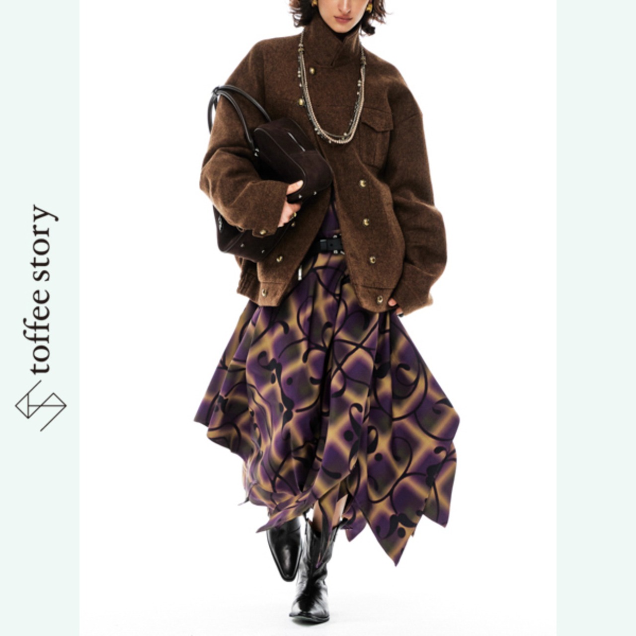 ダークブラウンウールの構築的ジャケット ― 二重の金ボタンが描く静謐なリズム《B0050》