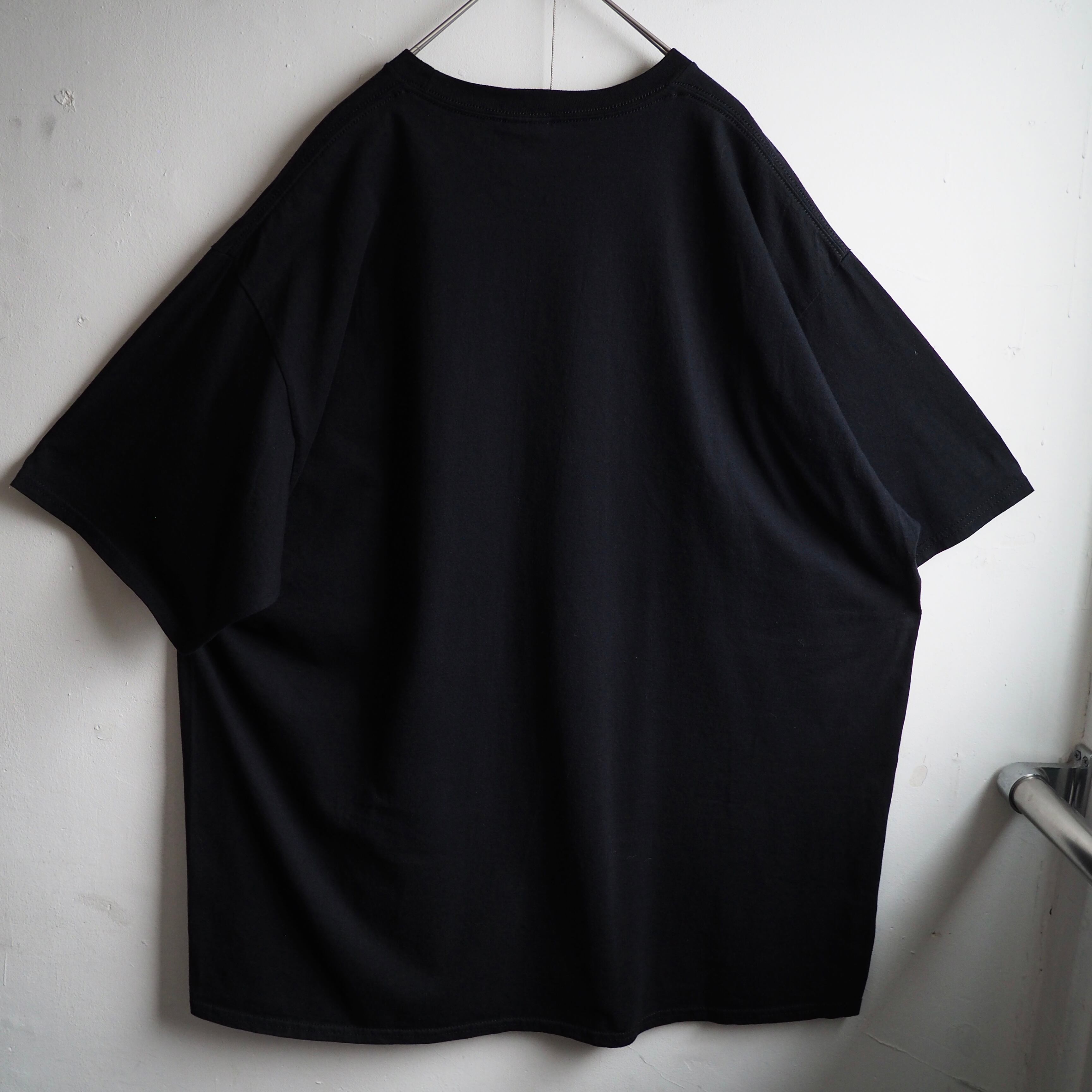 ” JURASSIC PARK ” Movie printed Over silhouette Black Tee