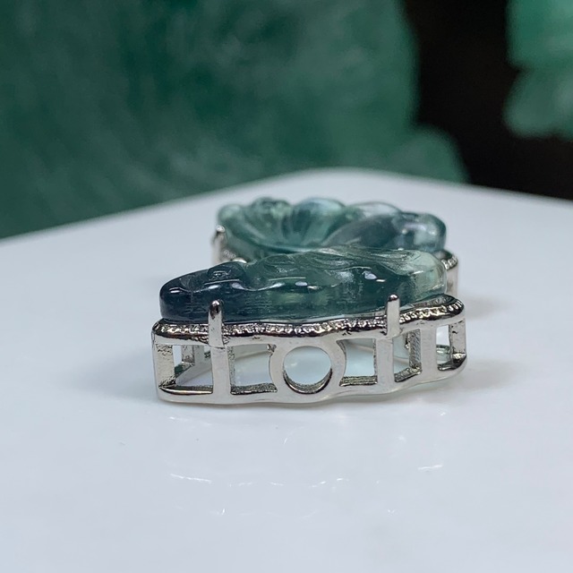 18.フローライト蝶々・横貫通穴☆パーツ