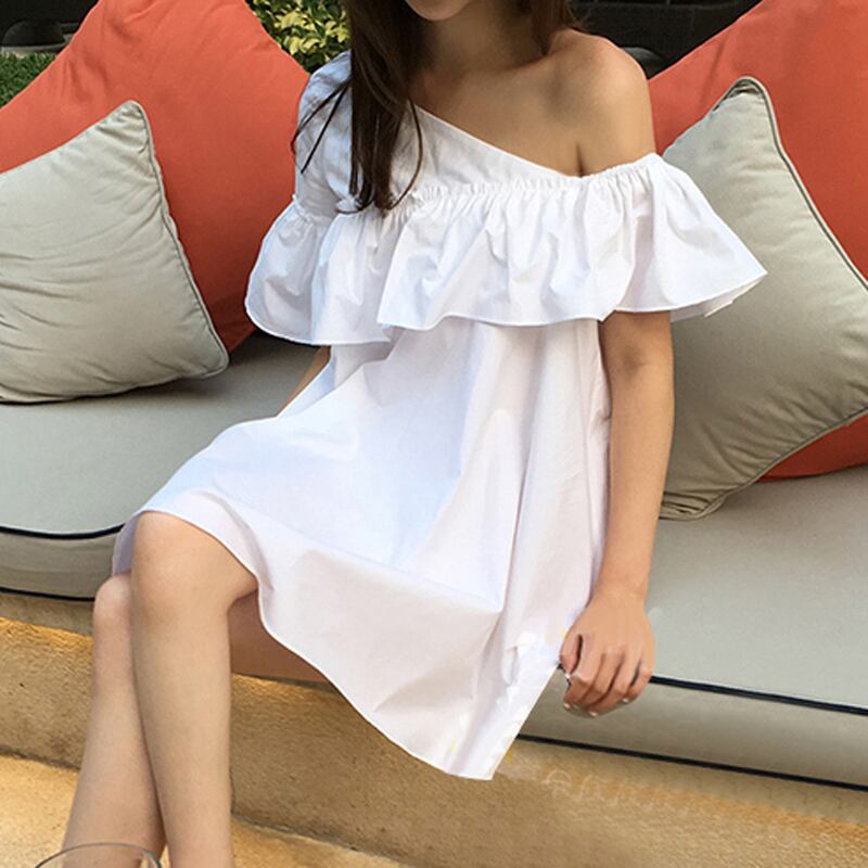大人 ガーリー オフショルダー ワンピース レディース パーティードレス 結婚式 二次会 ミニスカート 白 ホワイト ノースリーブ フリル お呼ばれドレス 甘め ふんわり 無地 セクシー ハイウエスト 脚長効果 スタイルアップ 体型カバー シンプル シック Cute おしゃれ