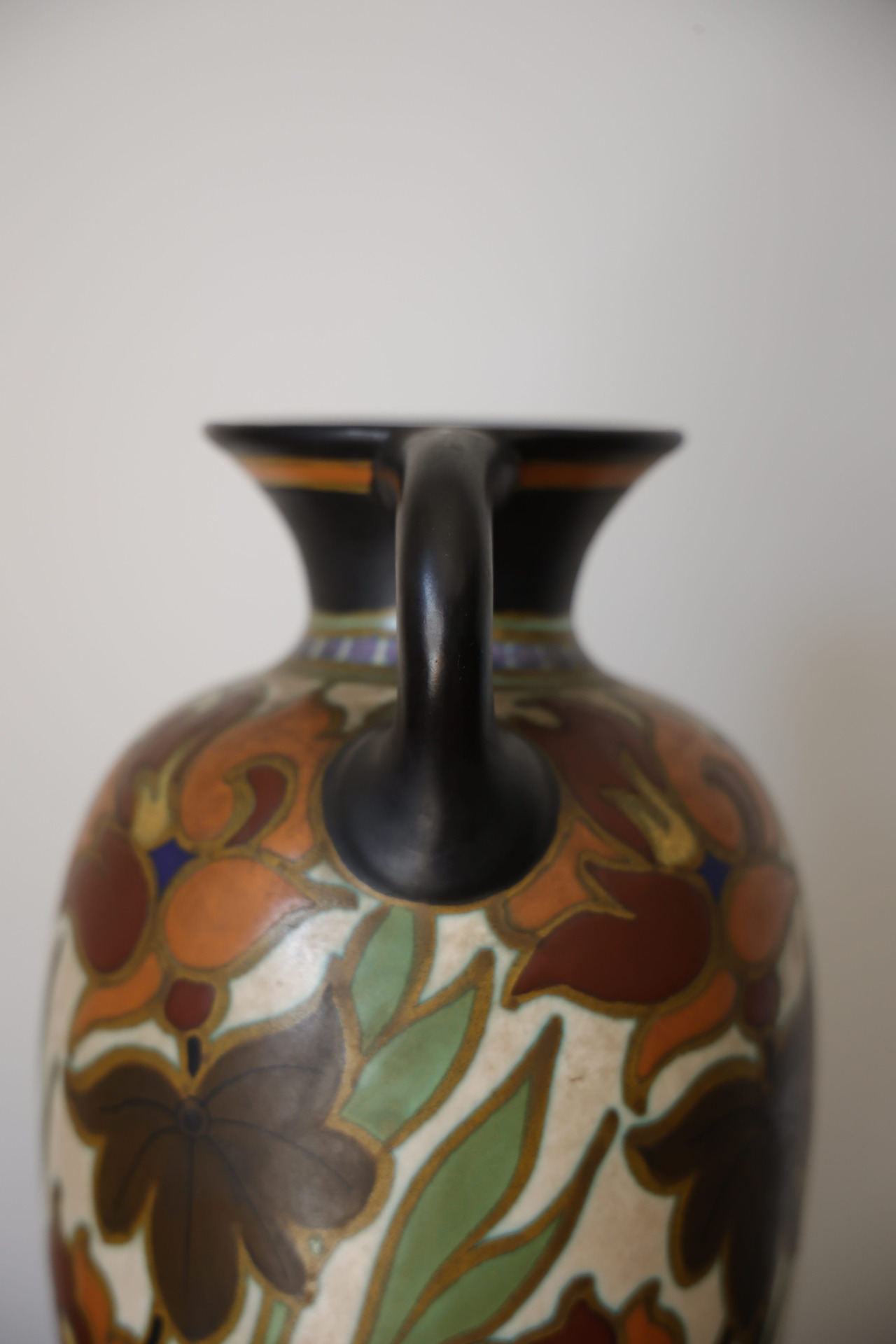 vase “ATRIUM” / 1920s Holland “gouda Plateelbakkerij Zoid”
