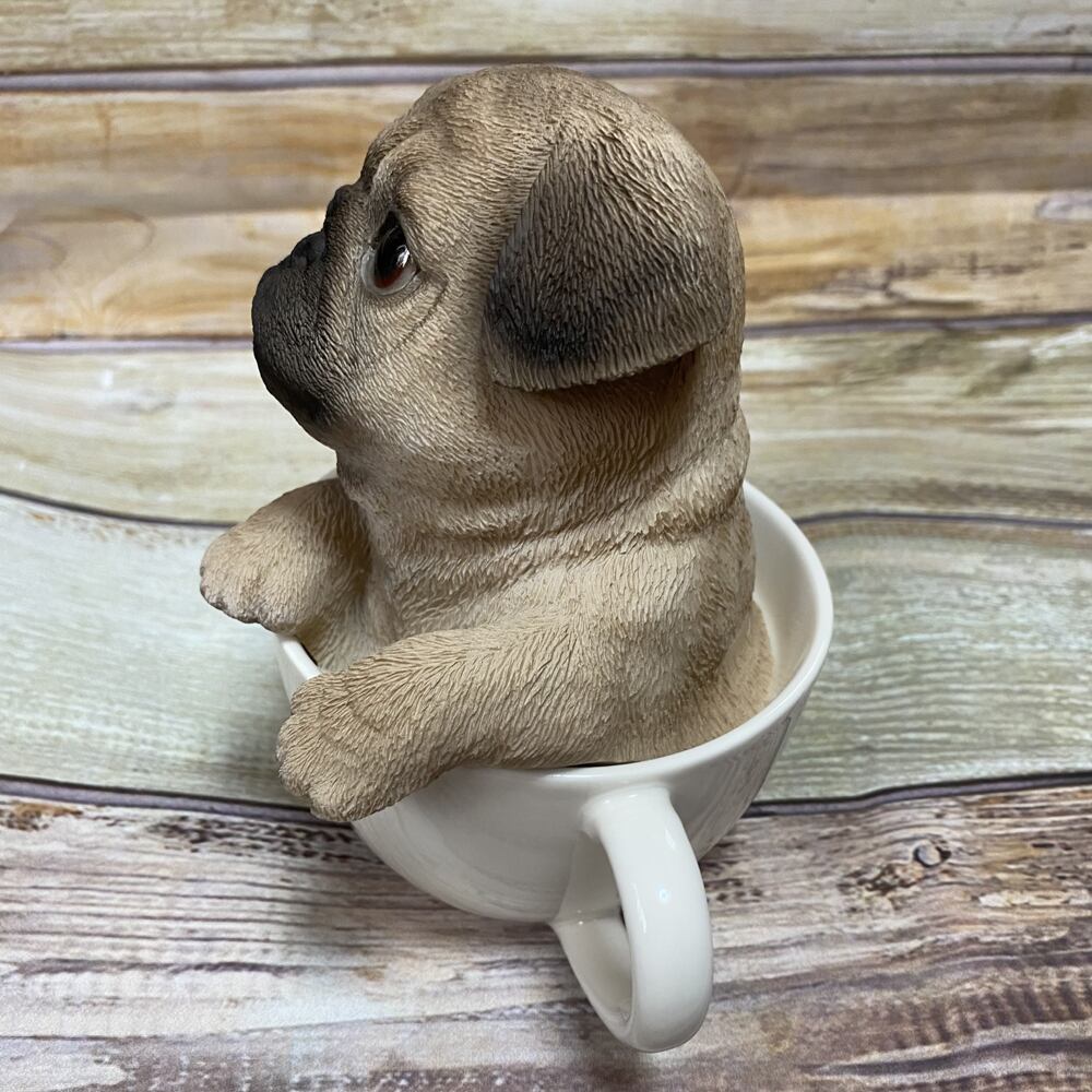 カップインパグ　ドッグオーナメント