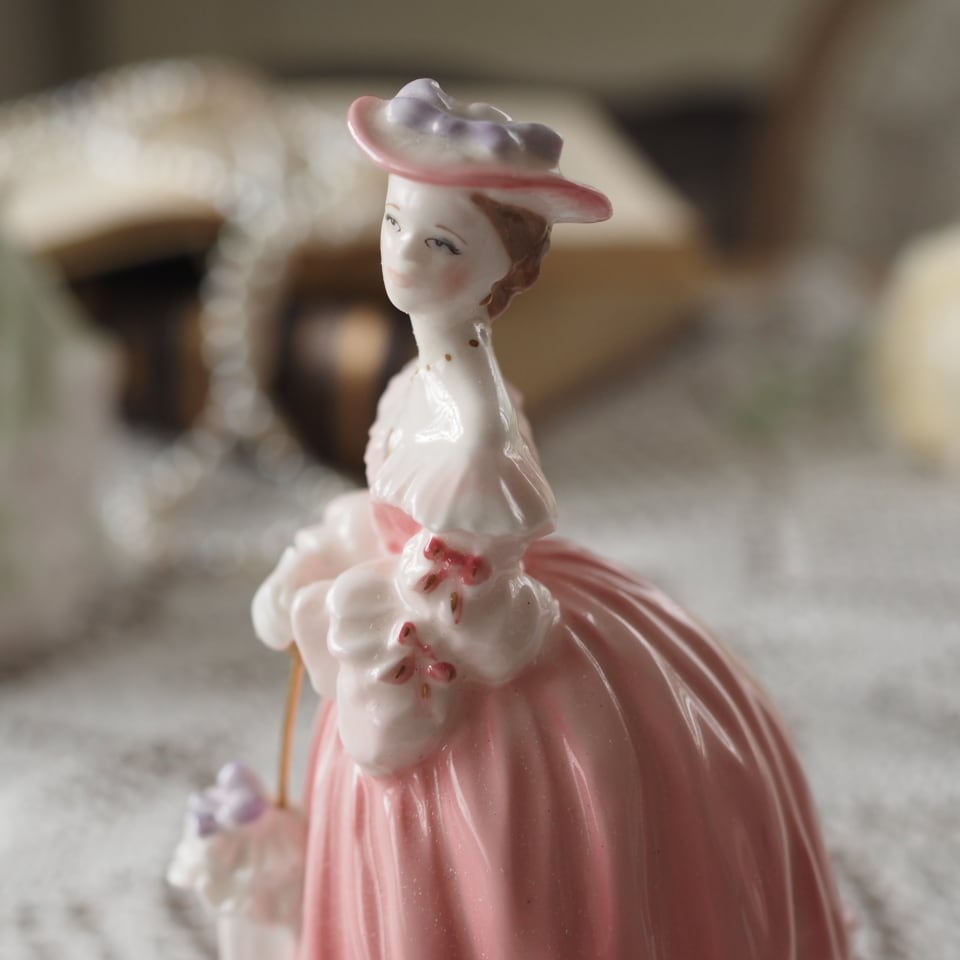 英国 素敵 ロイヤルウースター ミニフィギュリン Lady Emma