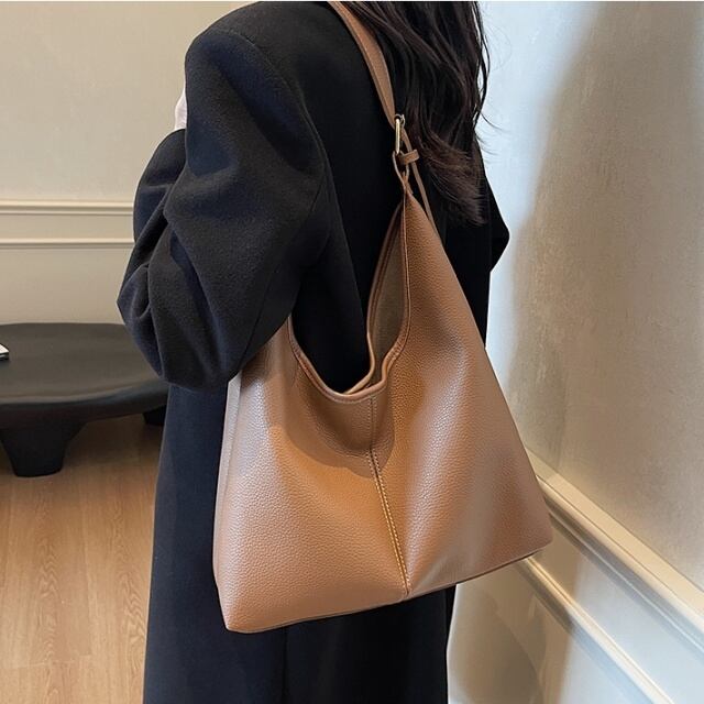 【予約販売】ショルダーバッグ レザー ブラック ライトブラウン コーヒー こなれ感 シンプル お洒落 韓国 大人可愛い トレンド