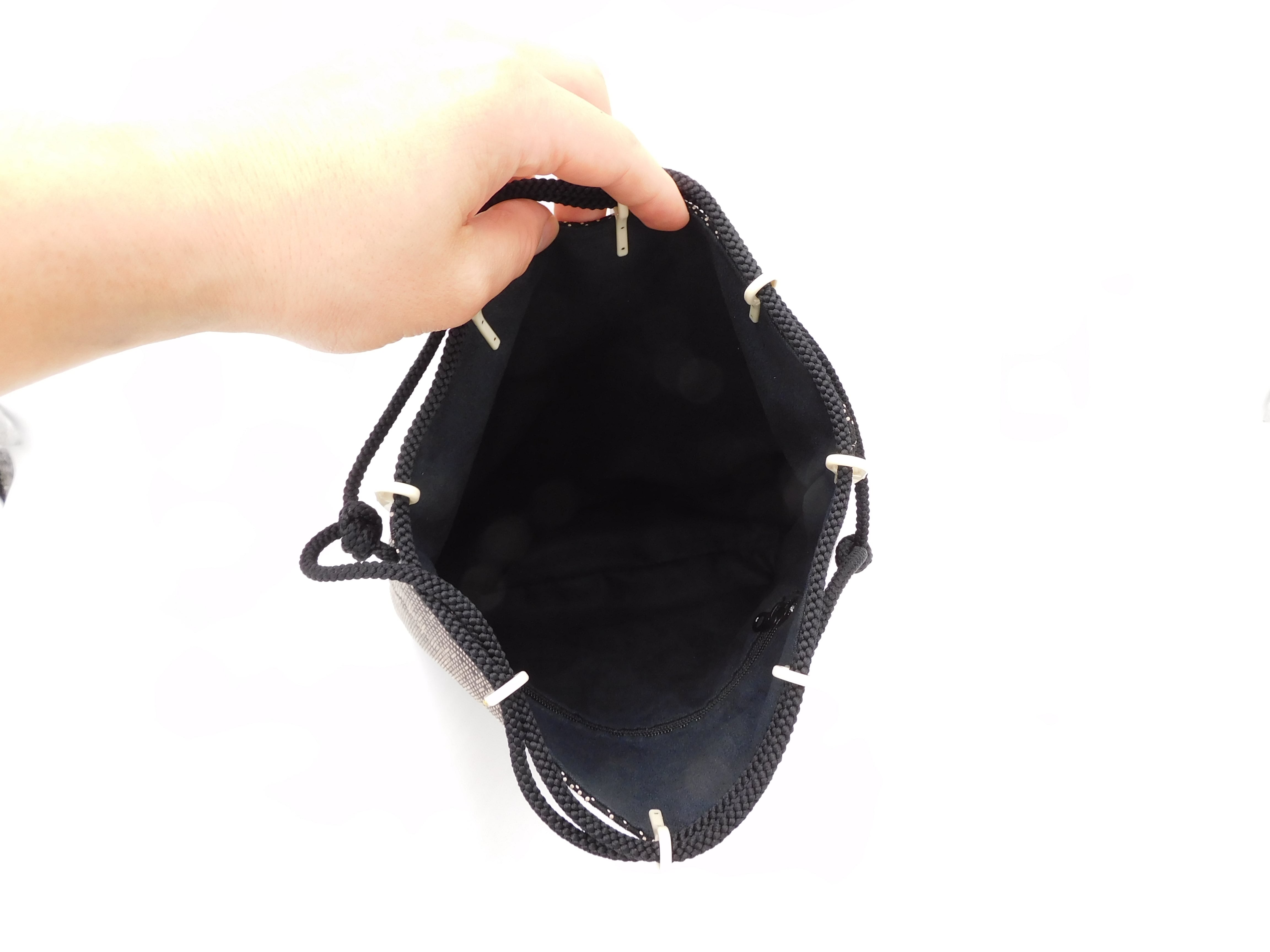 合切袋（大）黒/赤 トンボ柄 | 浅草前川印傳｜公式オンラインショップ