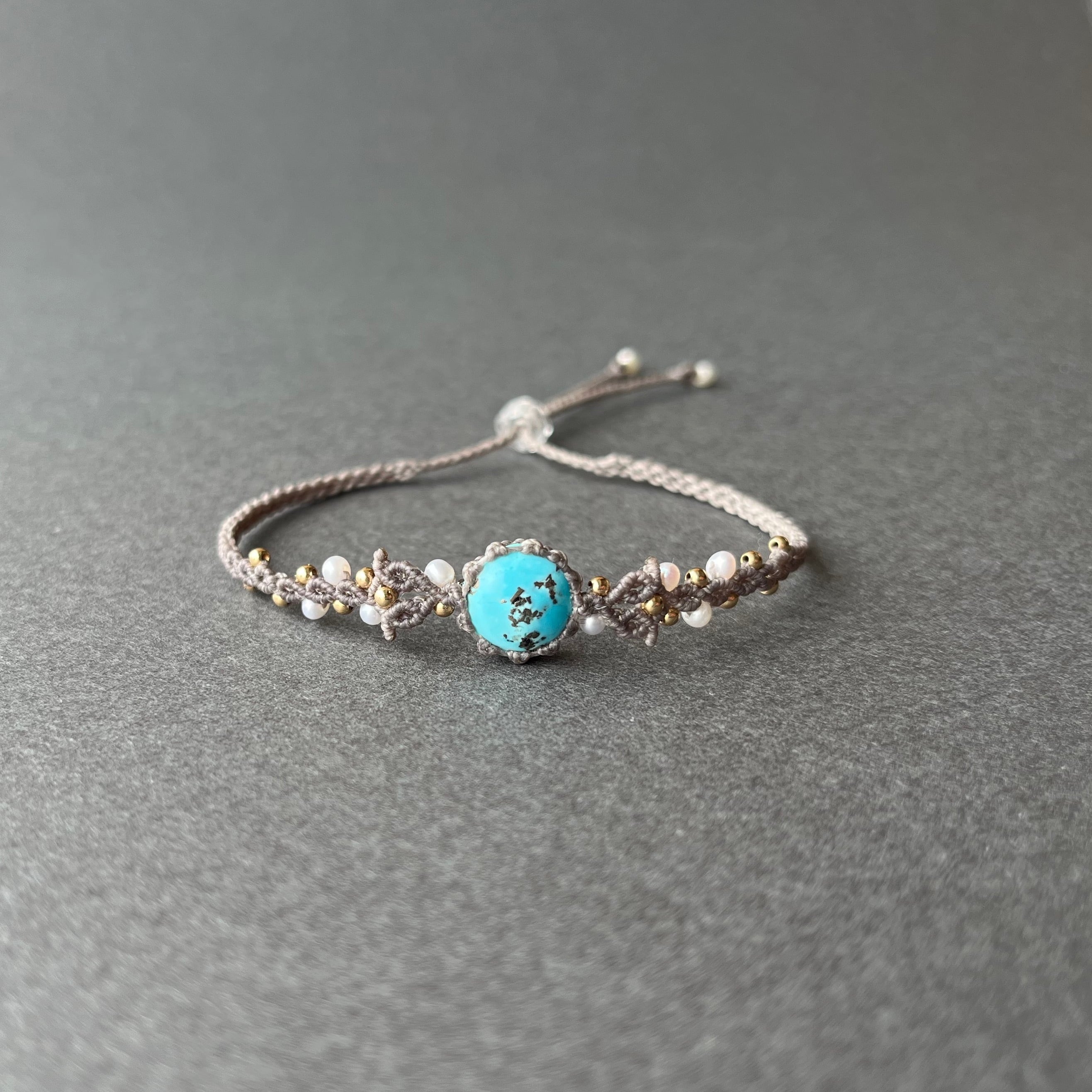 ターコイズのマクラメ編み 天然石ブレスレット | SHANTi WALA powered