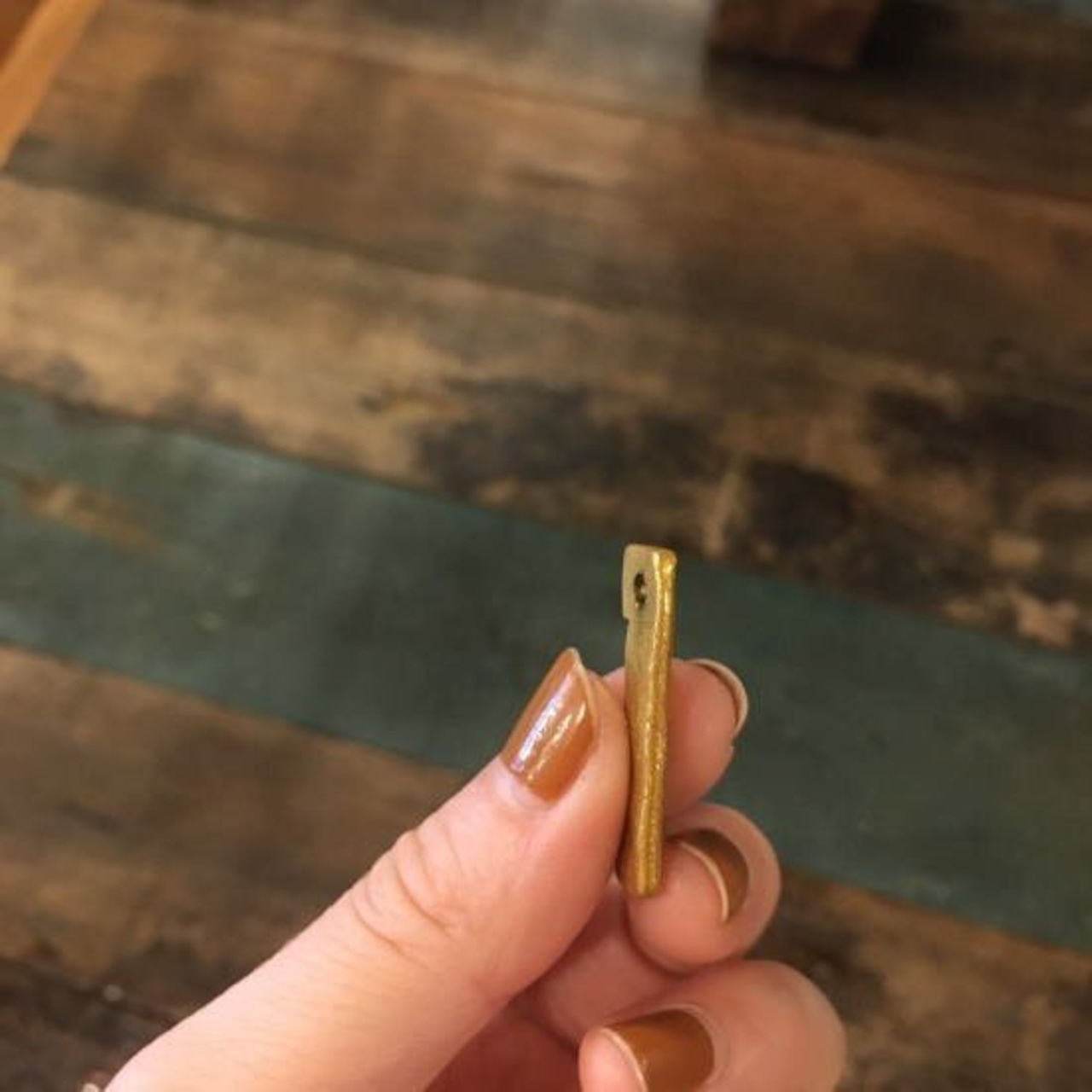 TOPANGA Zakka India Gold Hammered Iron Number Plate S 3cm 　インド　ゴールドハンマーアイアンナンバープレート　小　看板　サインプレート　鉄　住所　店舗　槌目