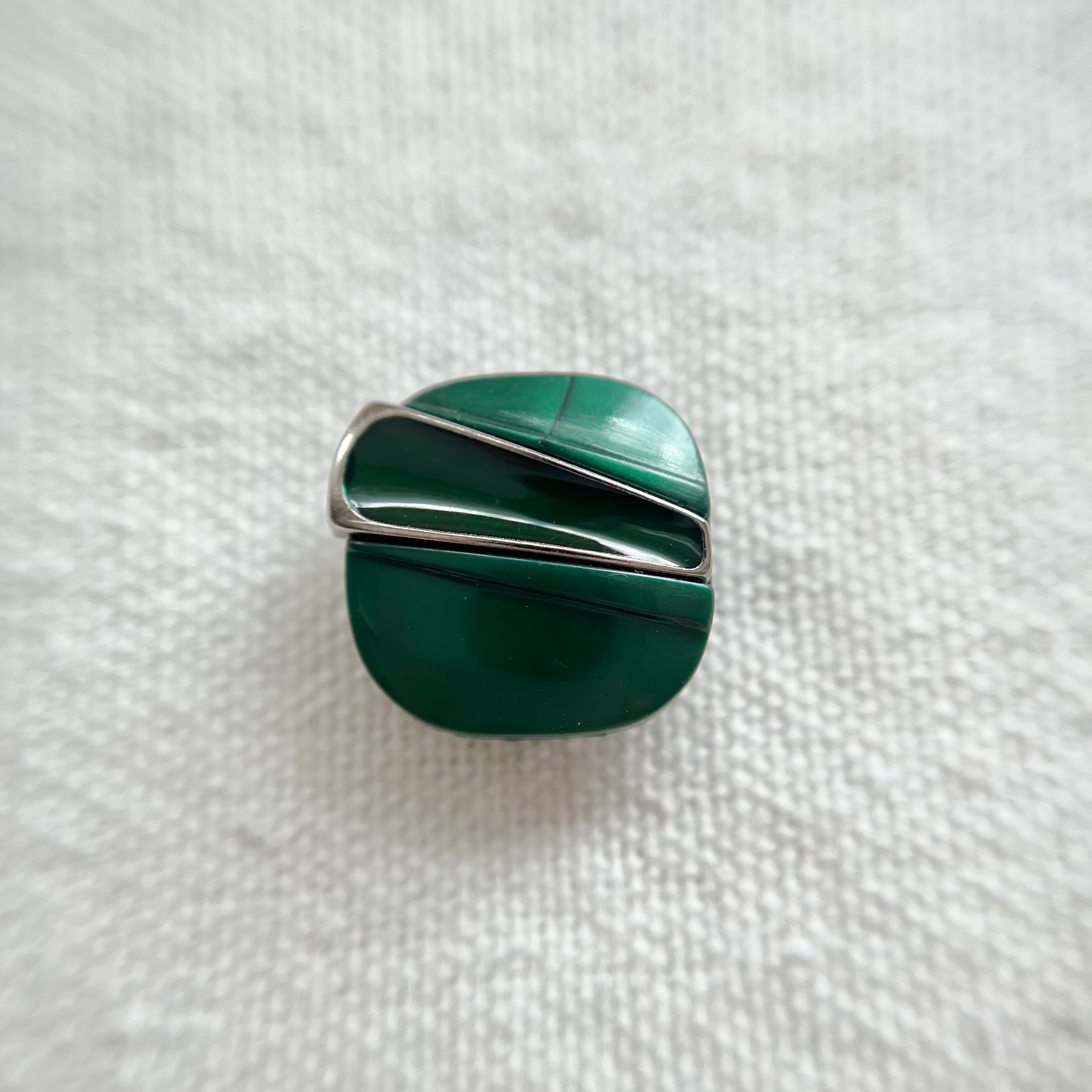 スクエア エナメルグリーン×グリーン 17㎜