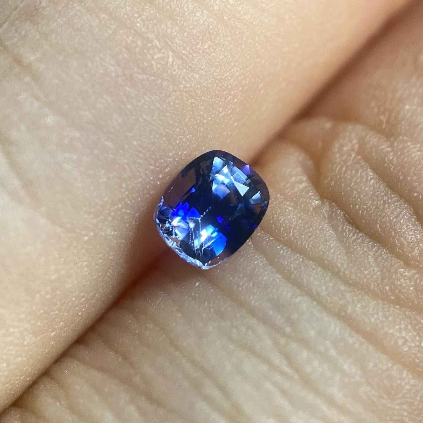 凛とした　サファイア