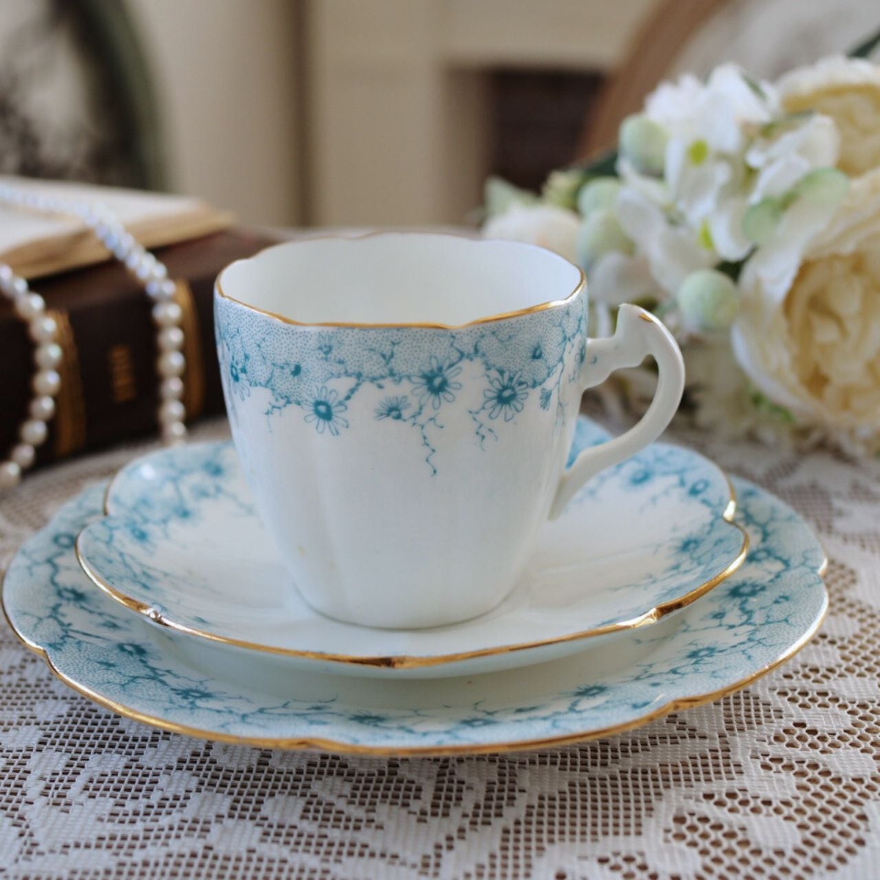 英国アンティーク　稀少イェーツ　薔薇のトゥルートリオ 英国アンティーク稀少イェーツ薔薇のトゥルートリオ