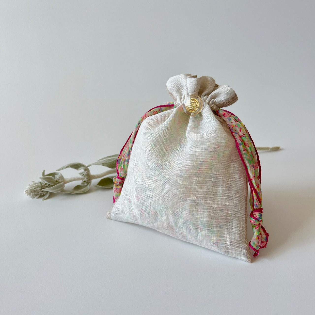 【ホワイト×ピンクスプラッター】リネン×ジョーゼット生地のリボン巾着・画像8