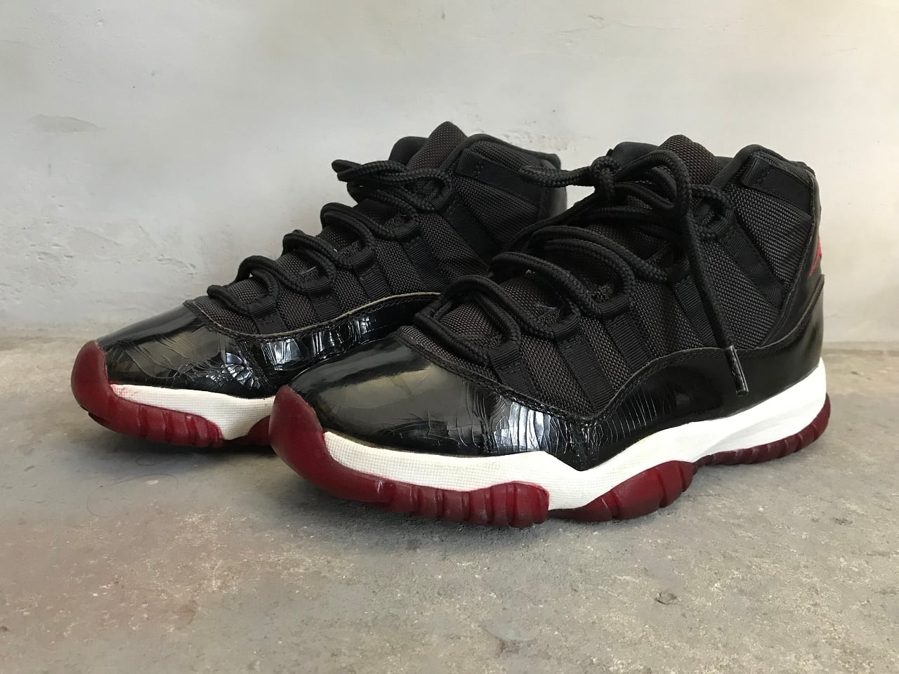 【伝説の逸品】NIKE AIR JORDAN11 オリジナル 箱付き　黒×赤