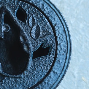 南部鉄器の質感が美しい、フクロウの灰皿
