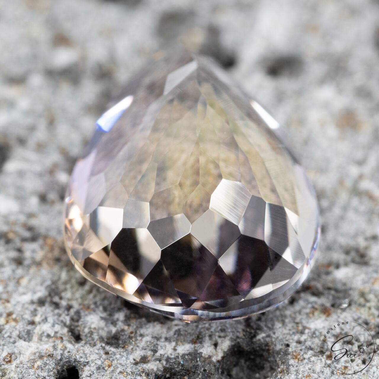 天然【非加熱】ゾイサイト・ブロンズパープル・多色性 3.375ct