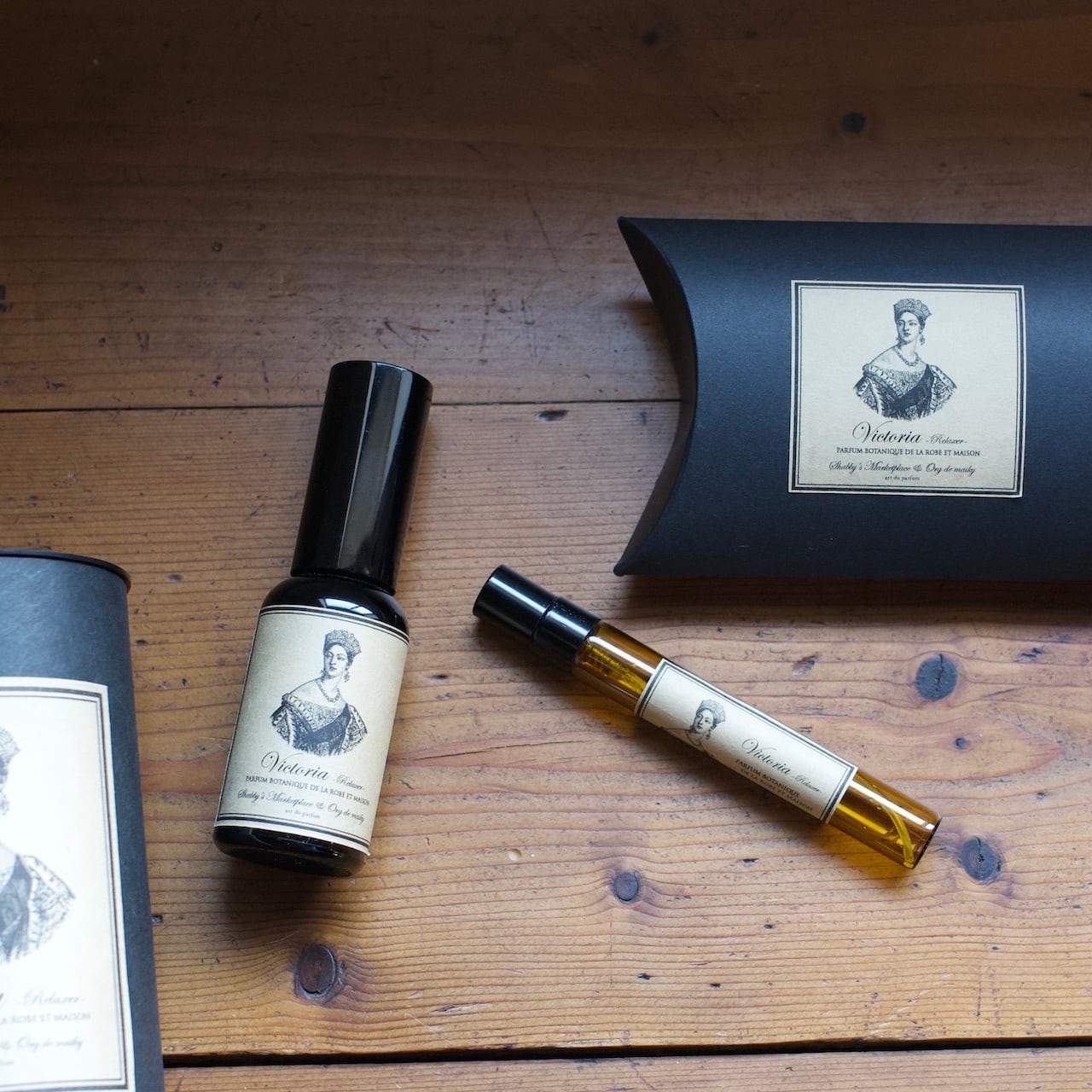 リリィさま専用　diptyque「フレネル」新品・美品・外箱付 ディプティックが青山の路面店をリニューアル 選べるミニ香水