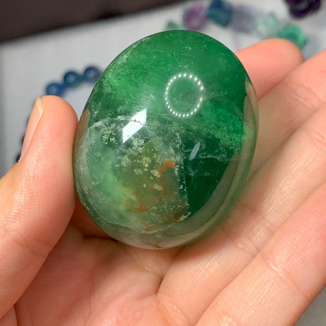 135たまご・濃いグリーンフローライト