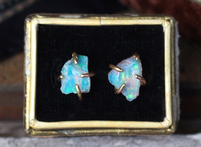 【一点物】原石オパールのピアス