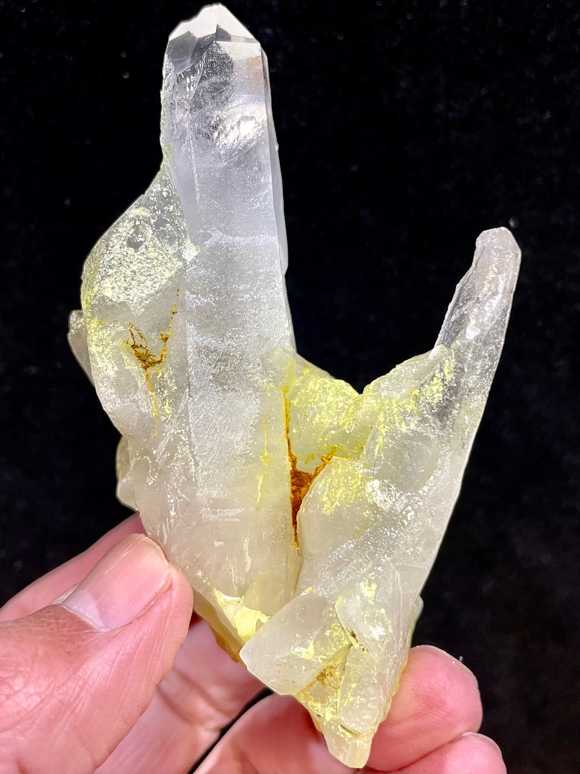 2) 高千穂天岩戸水晶「栄華5」クラスター(C)