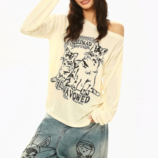 キャットグラフィックボートネックルーズフォルムカットソー 2col   R02580