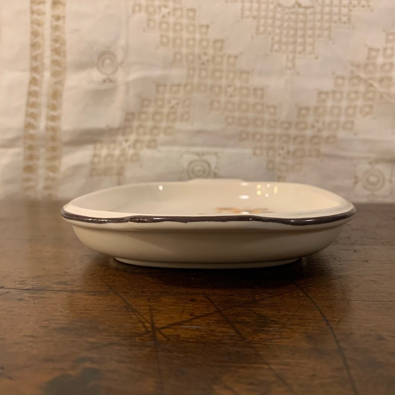 モダンレトロな花柄 可愛いプレート皿 2枚セット Royal Komada