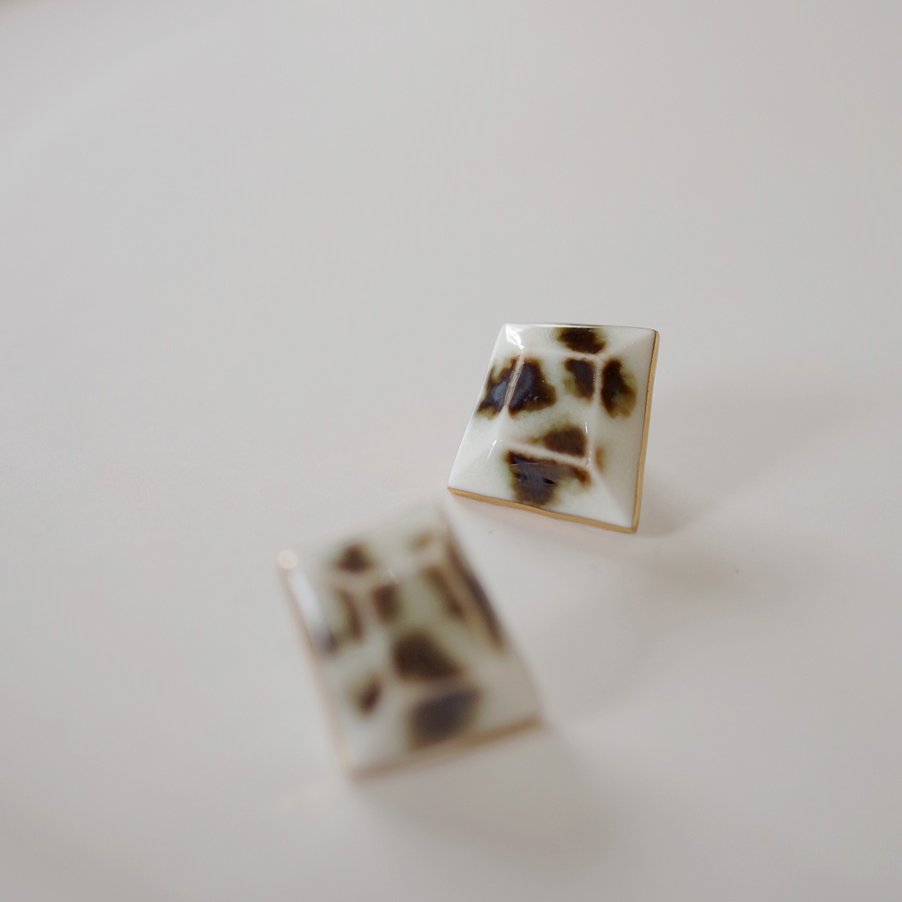 クォーツ　ピアス・イヤリング