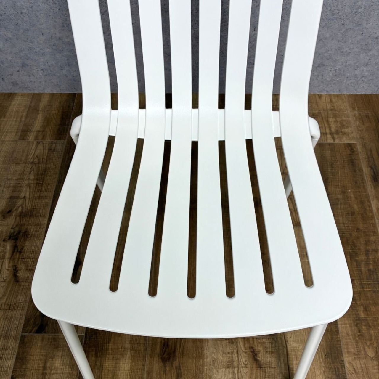 【展示品】MAGIS PLATO CHAIR white マジス プラート チェア ホワイト スタッキング可能 屋外使用可能 ダイニングチェア ガーデンチェア デザイナーズ家具 ホワイト系【送料無料】