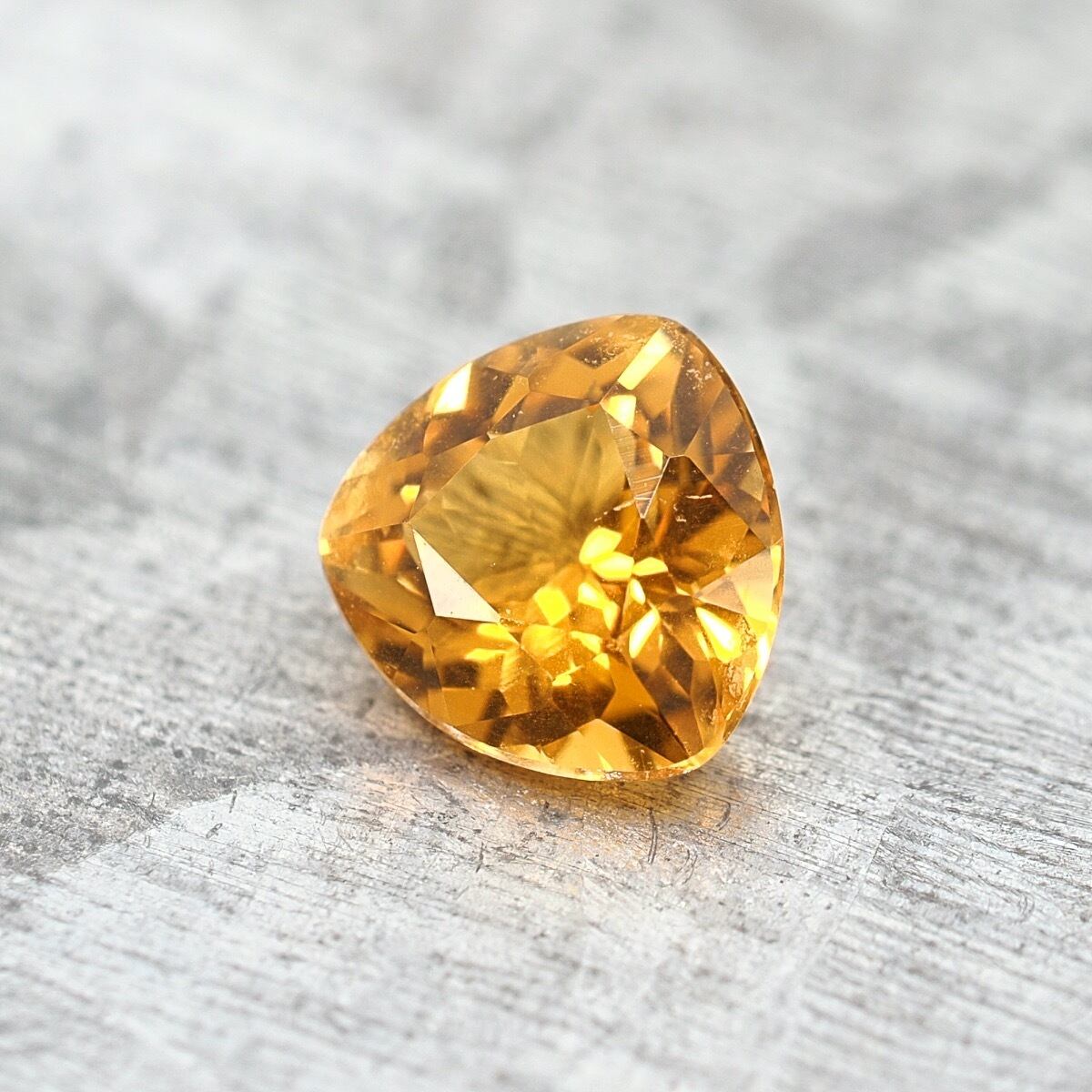 オレンジトルマリン 0.40ct トリリアント | One Loose
