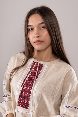 ウクライナ刺繍ヴィシヴァンカ クロスステッチ　手刺繍　ブラウス　麻　レディース・フリーサイズ