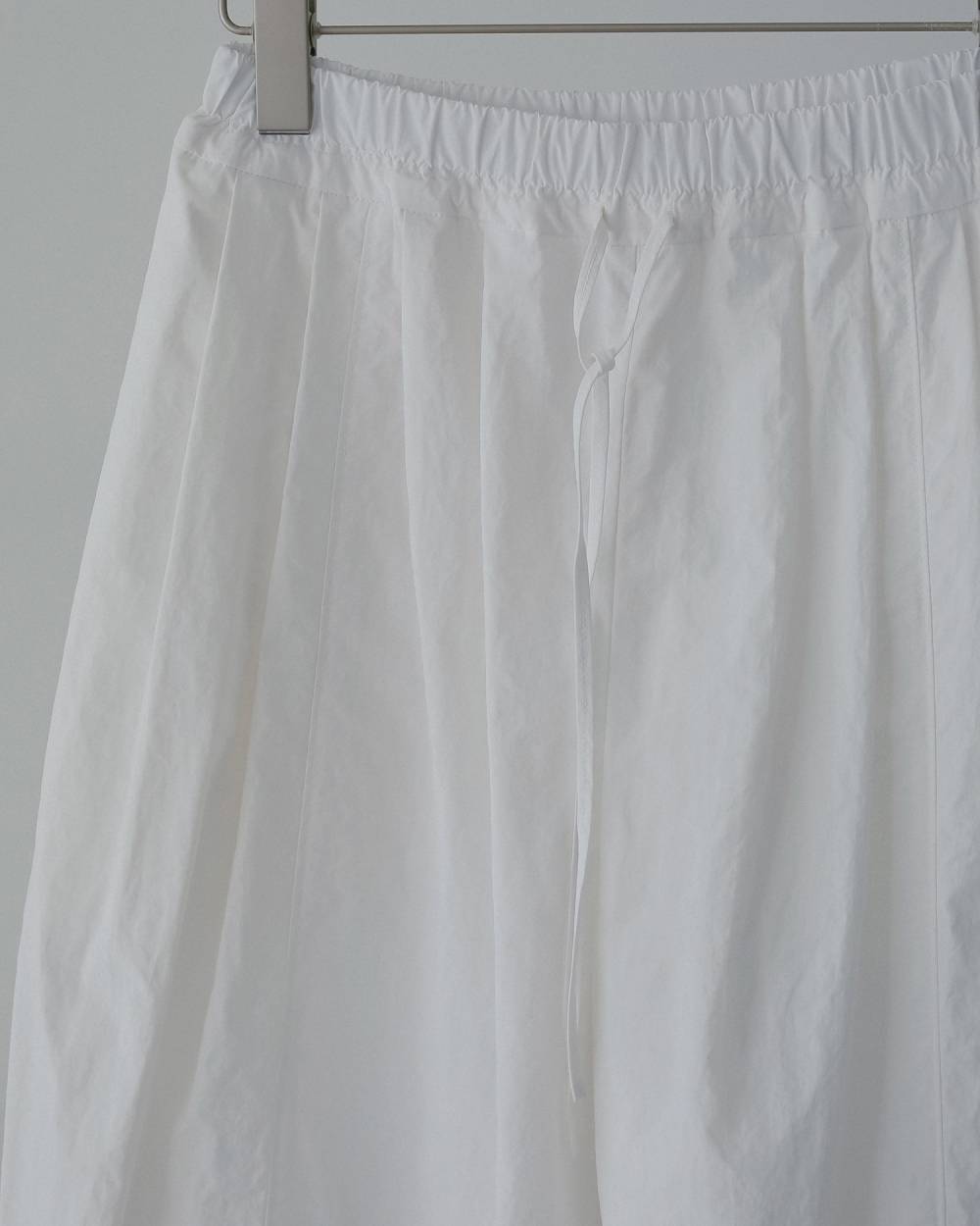 anuke】Volumetuck Cocoon Pants | LASHIC