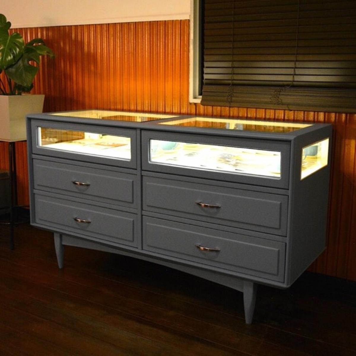 DISPLAY CASE KEY CRAFT WORKS