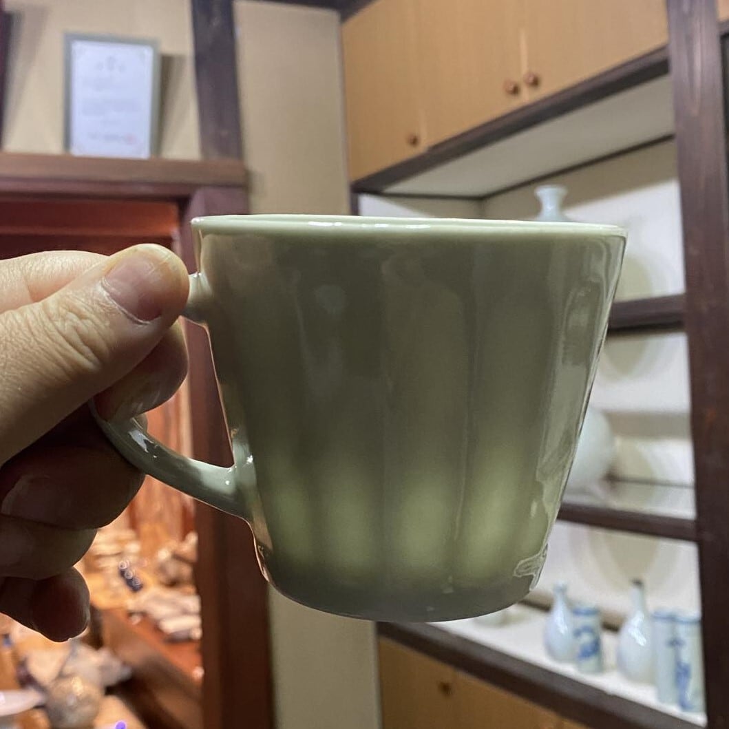 十四代手づくり 有田泉山磁石使用 鎬マグカップ | 陶祖李参平窯 onlineshop