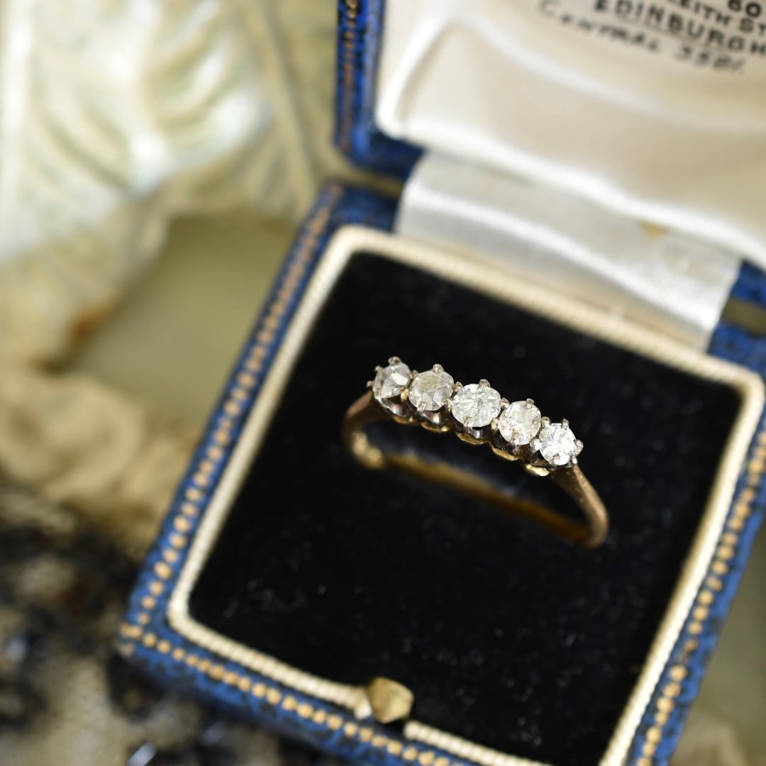 素材英国アンティーク 1910年頃 18金 天然ダイヤモンドと天然サファイアのリング