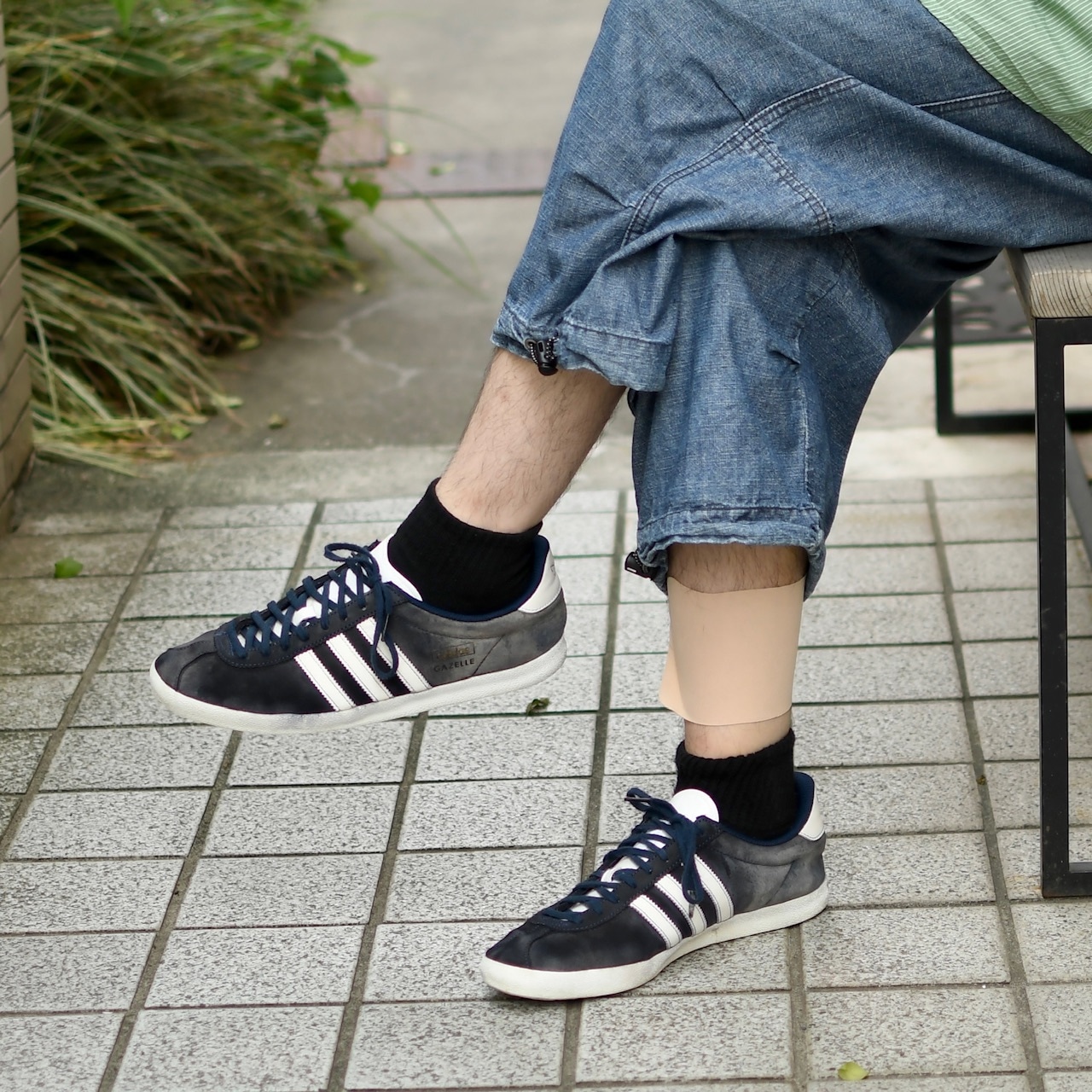 adidas gazelle fade navy sneaker