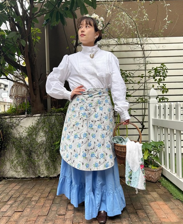 vintage “ORVIS” tuck & lace white blouse