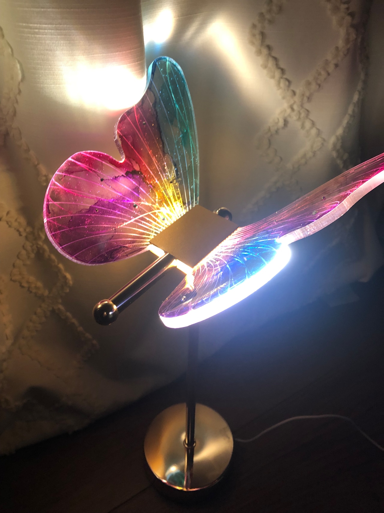 バタフライLEDデスクライト