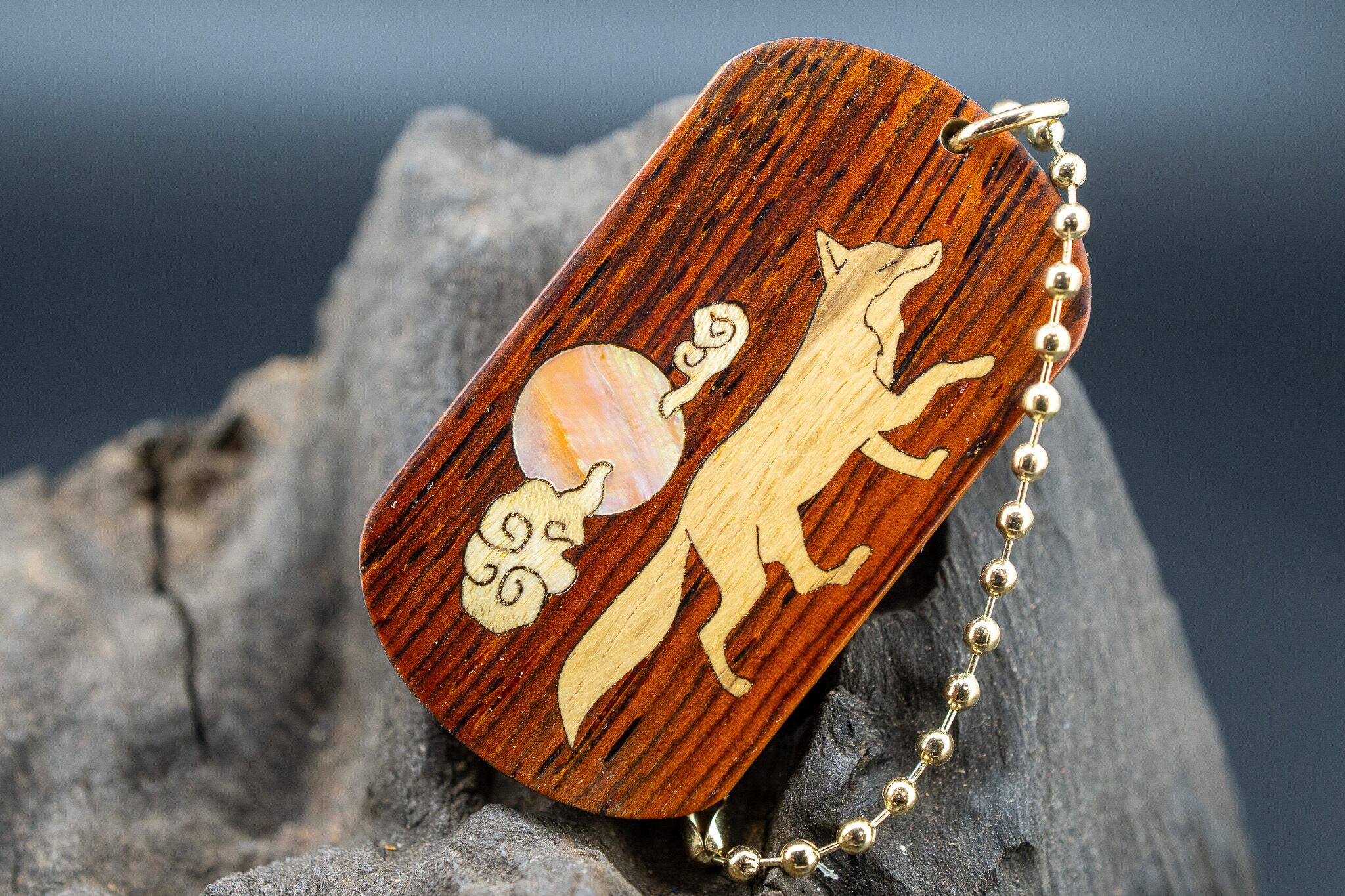 【 エスニックなローズウッド 】ココボロ ドッグタグ 象嵌 十五夜きつね