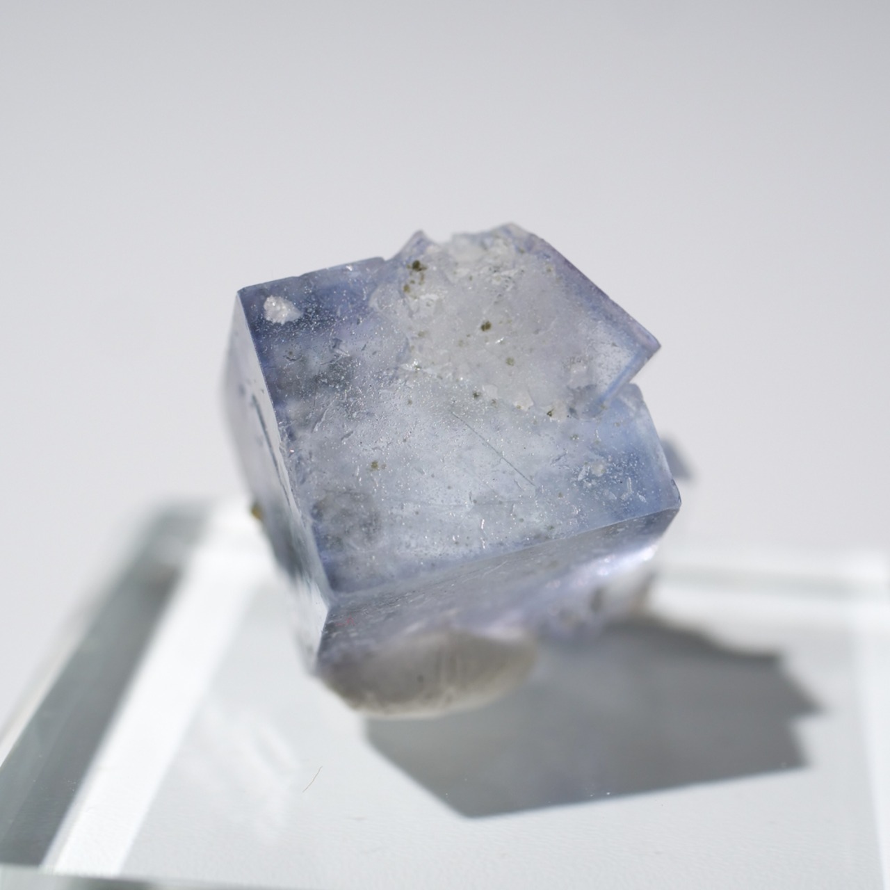 ヤオガンシャン産 フローライト / 原石 標本【A_1】